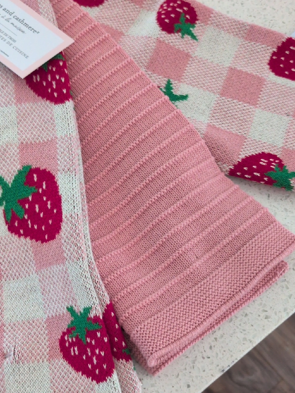 CUPCAKES And CASHMERE Pink Strawberry Kitchen Towels Very Nice Set Of 3; - Picture 3 of 6